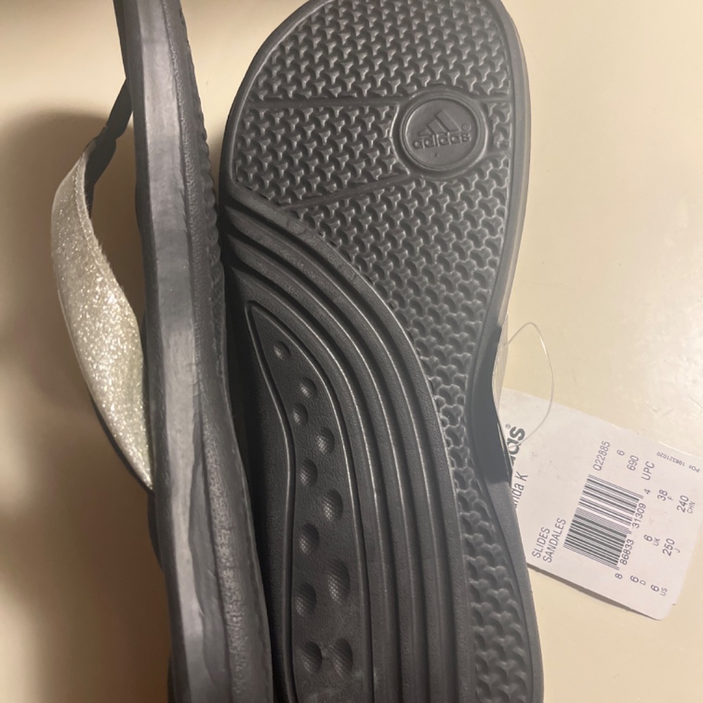 Adidas flip flops - Picture 2 of 5